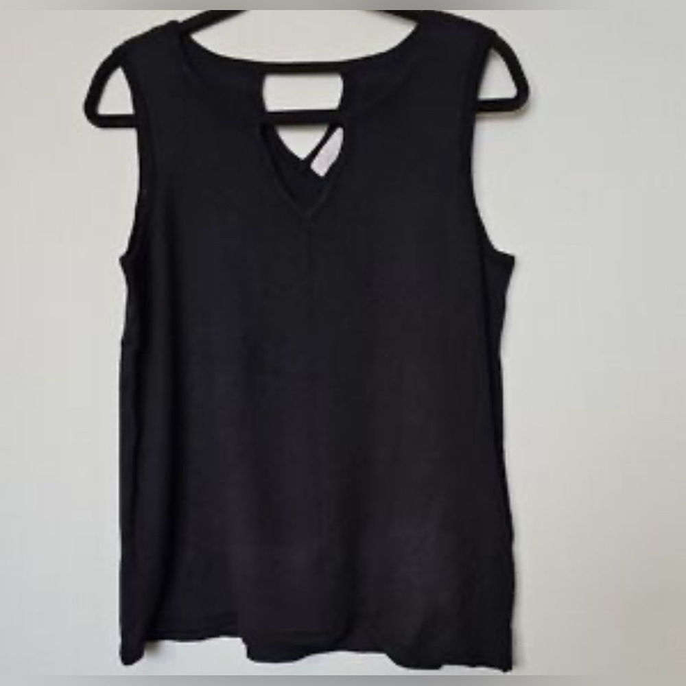 Small sleeveless double v neck in front back lower choker or keyhole